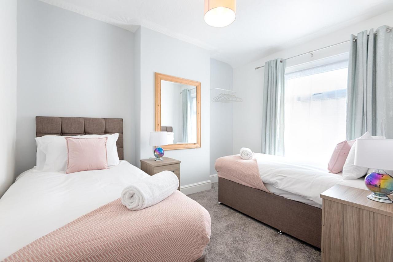 City Centre, Parking, Smart Tv'S In All Rooms Swansea Exteriör bild